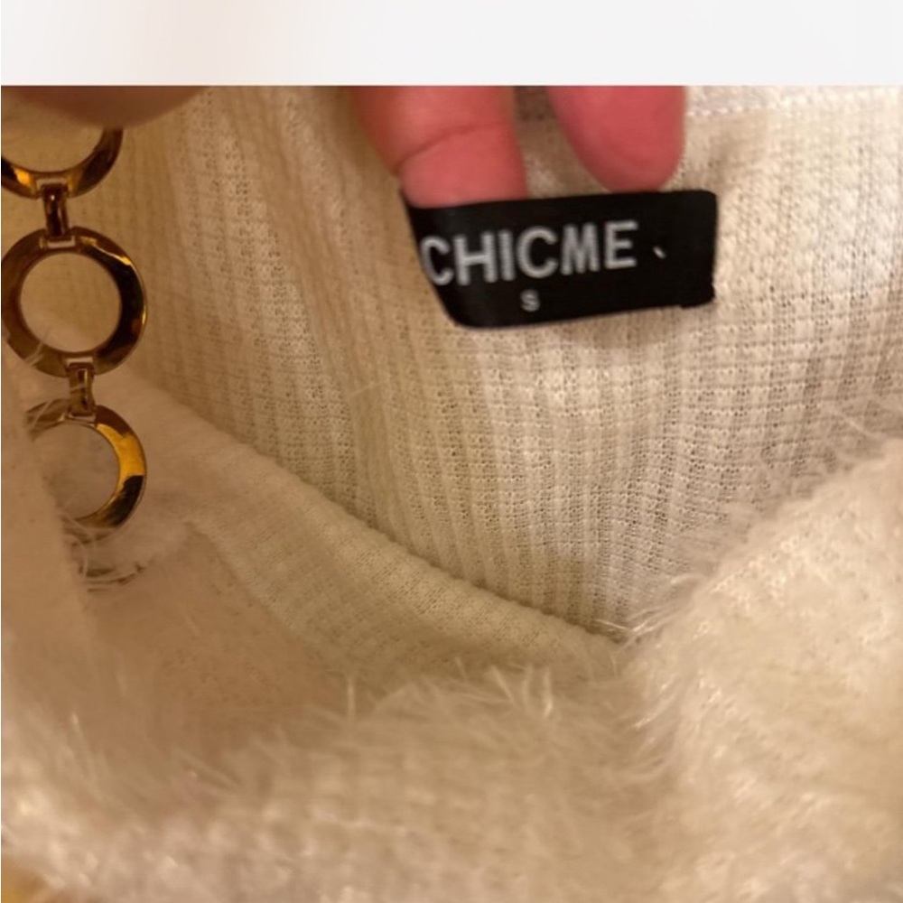 ChicMeOff-Shoulder White Sweater szS ChainFuzzy  Cropped Coquette Final  Sale - Picture 4 of 4